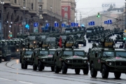 Участники парада Победы провели на Красной площади генеральную репетицию
